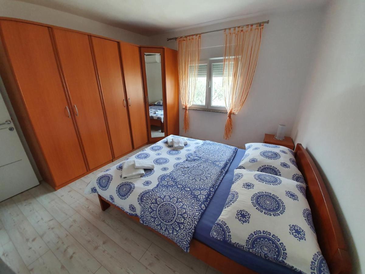 Apartmani Bozic-Tokic Krk Town Luaran gambar