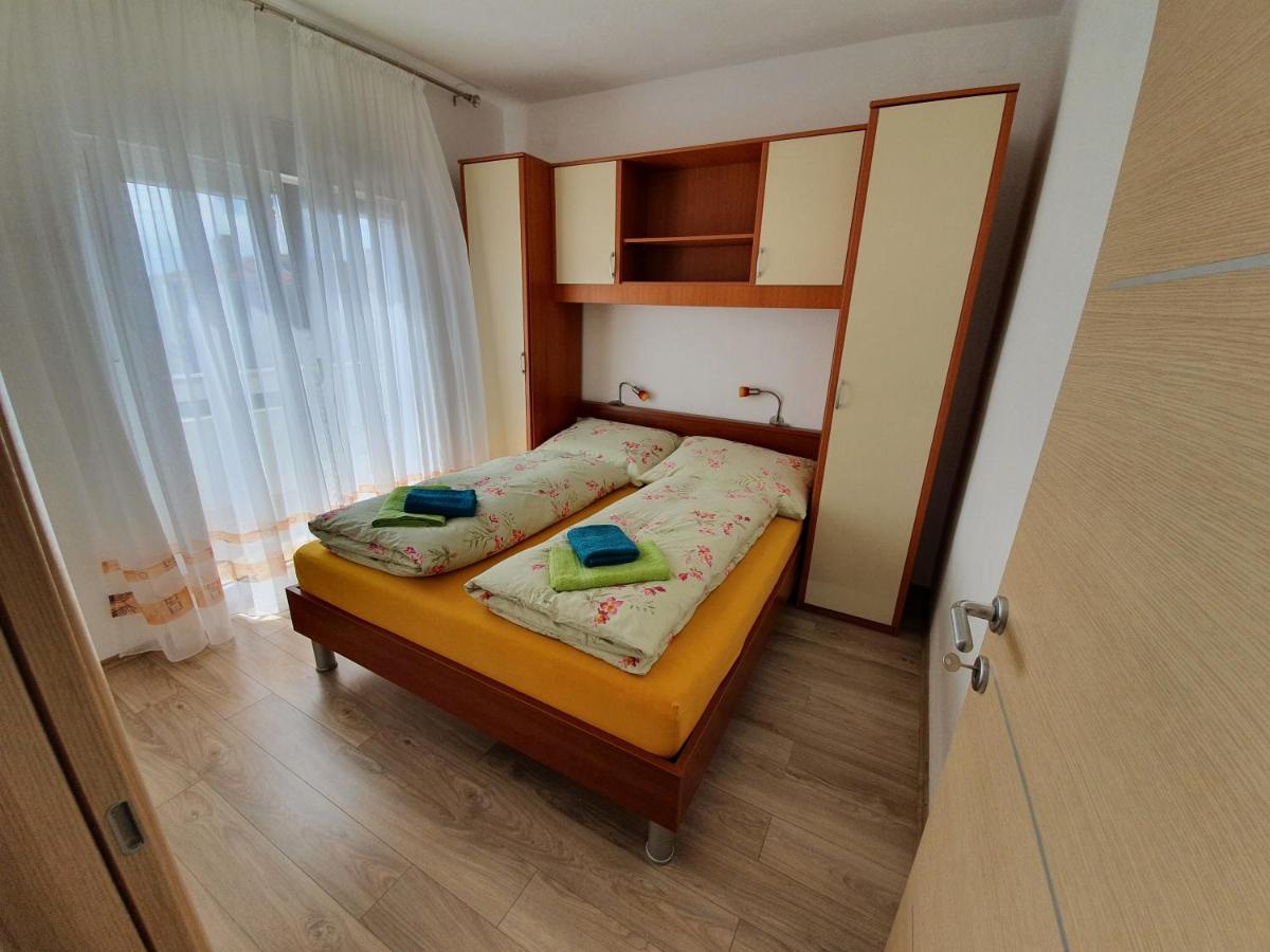 Apartmani Bozic-Tokic Krk Town Luaran gambar