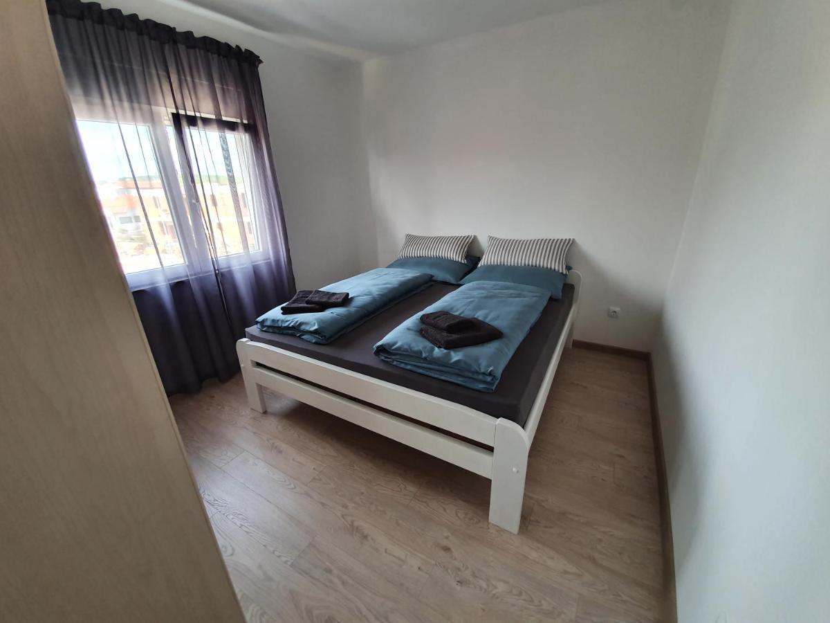 Apartmani Bozic-Tokic Krk Town Luaran gambar